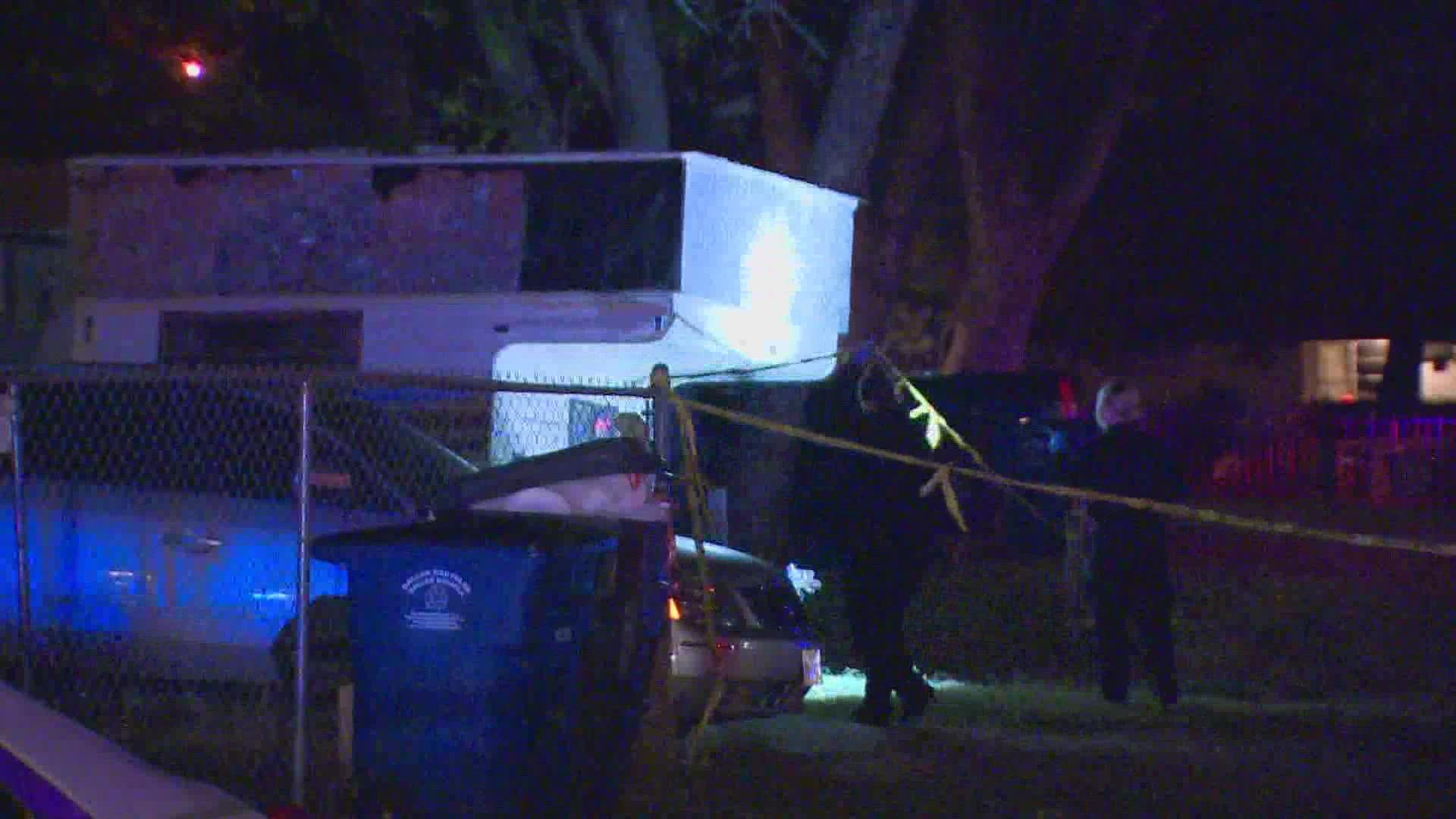 Man shot and killed at Dallas trailer, police say | wfaa.com
