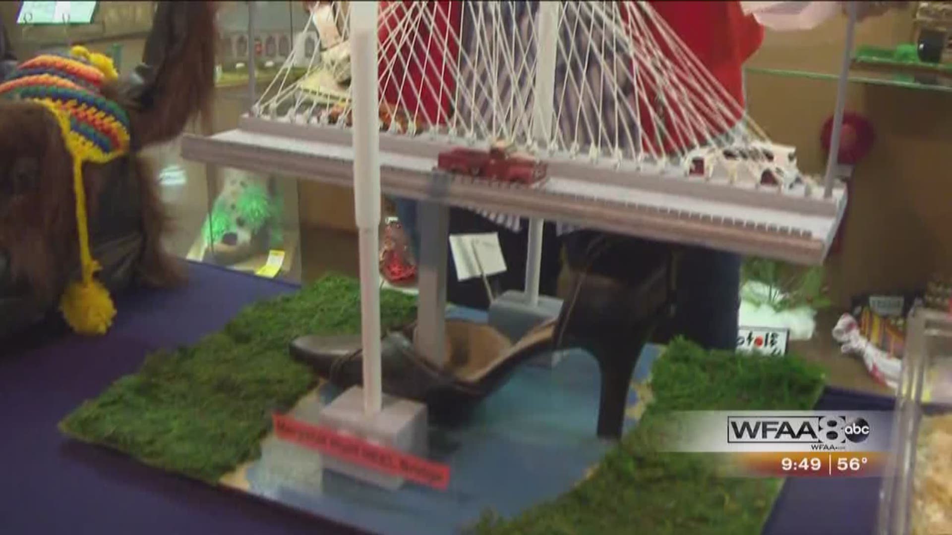 One of the State Fair of Texas' most popular competitions is the Glue a Shoe, and this year didn't disappoint.