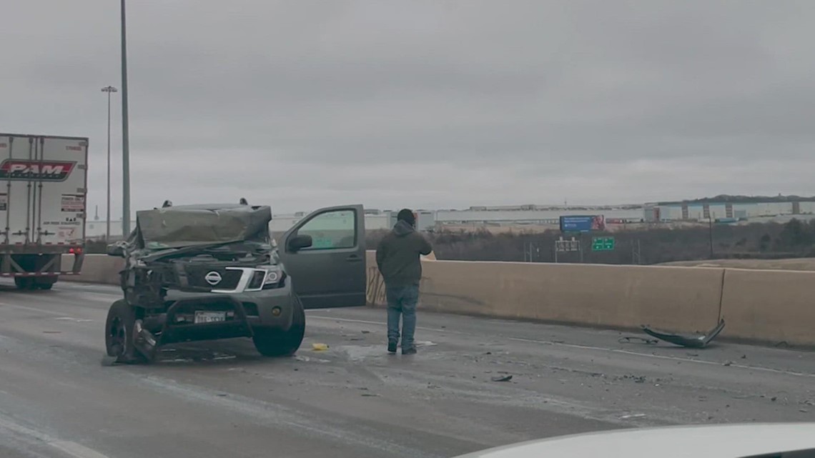 Dallas city officials report shortage of tow trucks after crashes due to wintry conditions