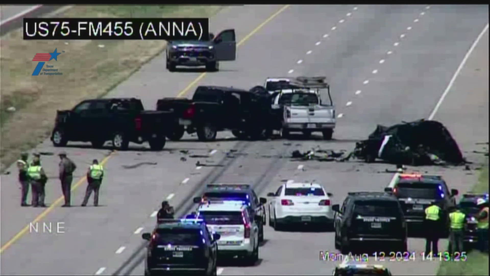 A fatal crash involving six vehicles shut down U.S. 75 in the Anna area of Collin County on Monday, police said.