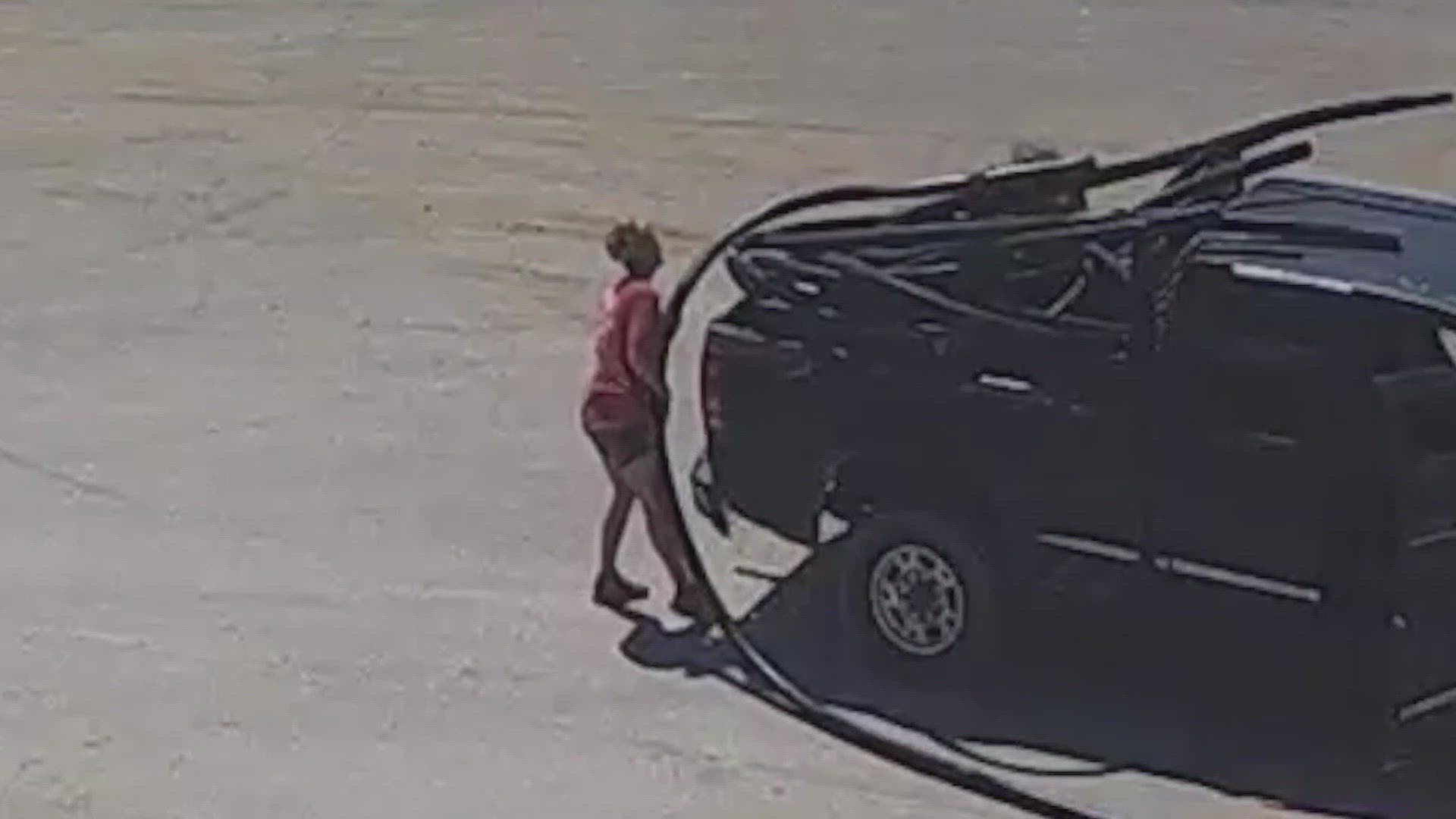 Fort Worth police are asking for the public's help identifying two people accused of stealing communications wire and causing a local power outage.