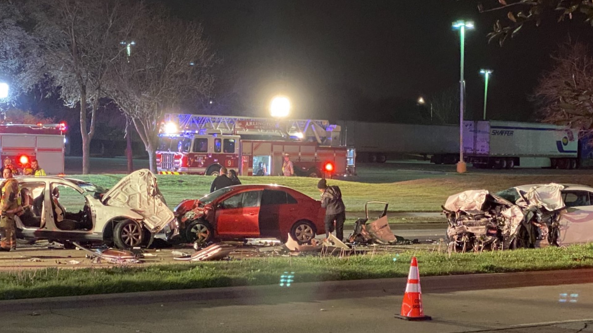 2 dead in 4vehicle crash in Arlington, police say