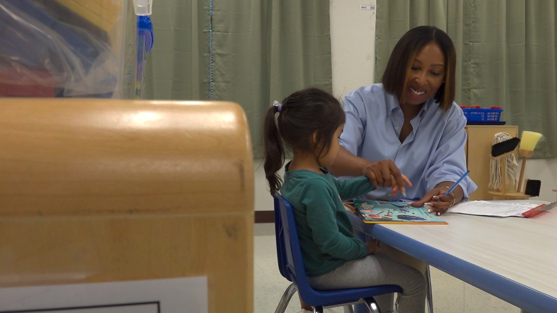 Abbott Elementary rewards Dallas teacher for championing students - Vimarsana News