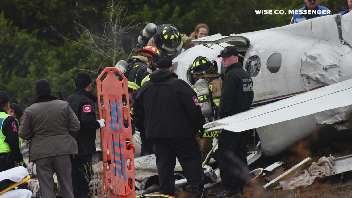 1 dead in a twin-engine plane crash near Decatur, Texas | wfaa.com