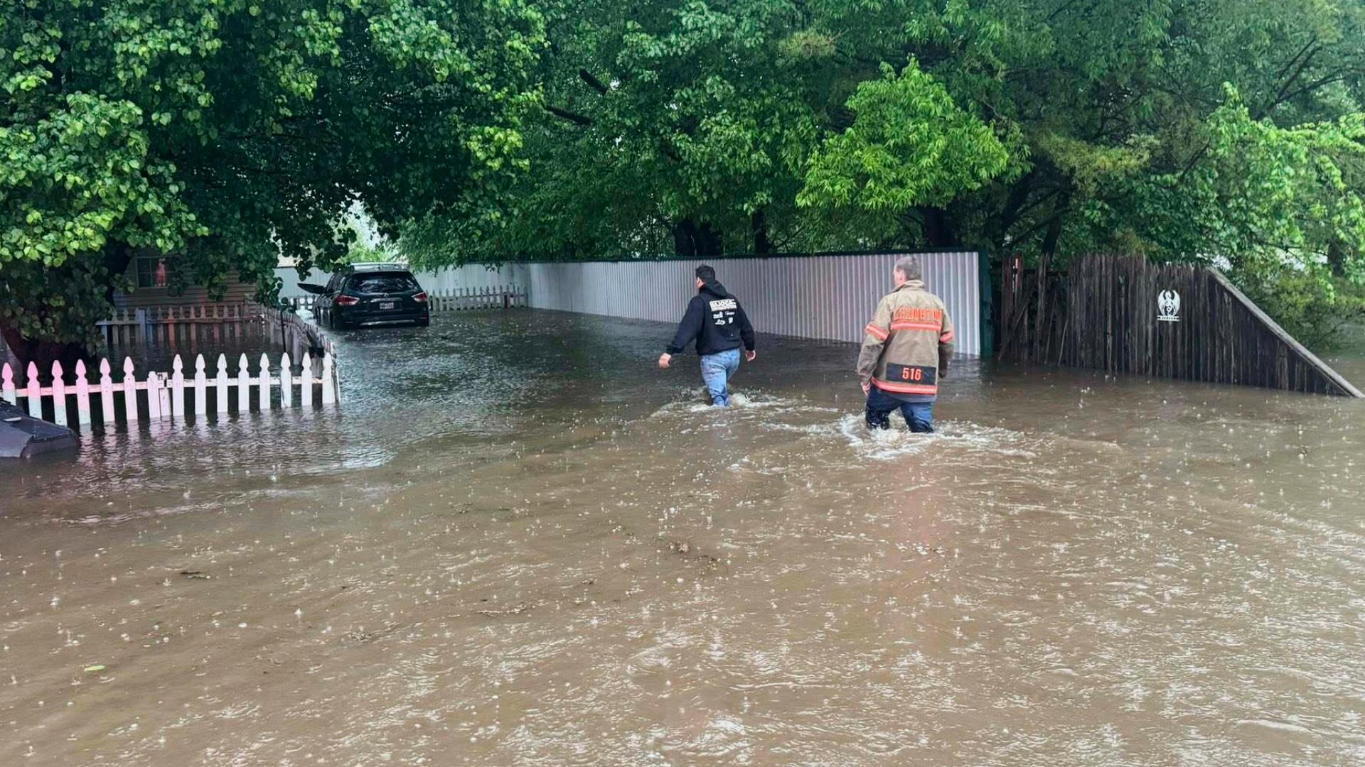 Oklahoma flooding: 2 dead in heavy storms | wfaa.com