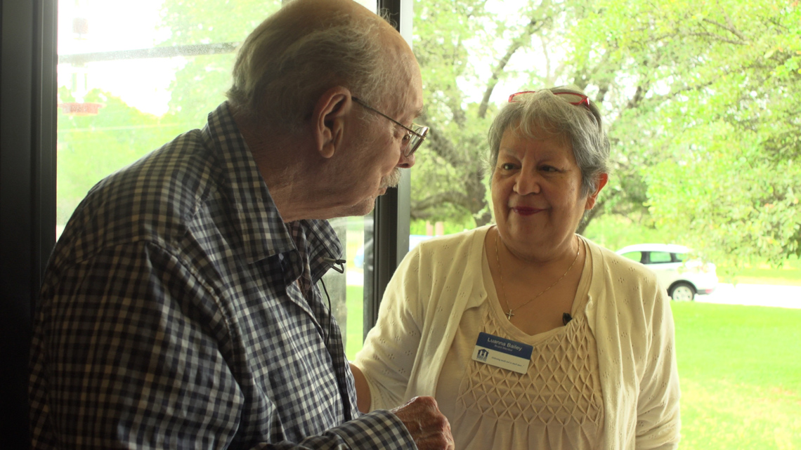 'It's the best thing going'| Meals on Wheels volunteers help fight loneliness in Tarrant County