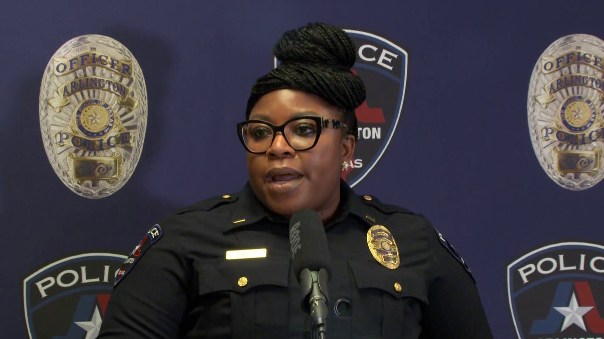Arlington police fatally shot a suspect they say brandished a knife and moved toward officers who were responding to a possible stabbing at an apartment complex.