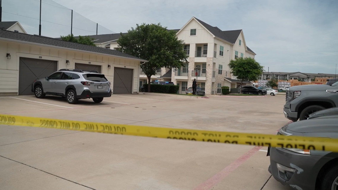 Texas AG investigators shoot, kill suspect at Fort Worth apartment complex, officials say Investigators with the Texas Office of the Attorney General were serving an arrest warrant to 36-year-old Matthew Cruz for indecency with a child.