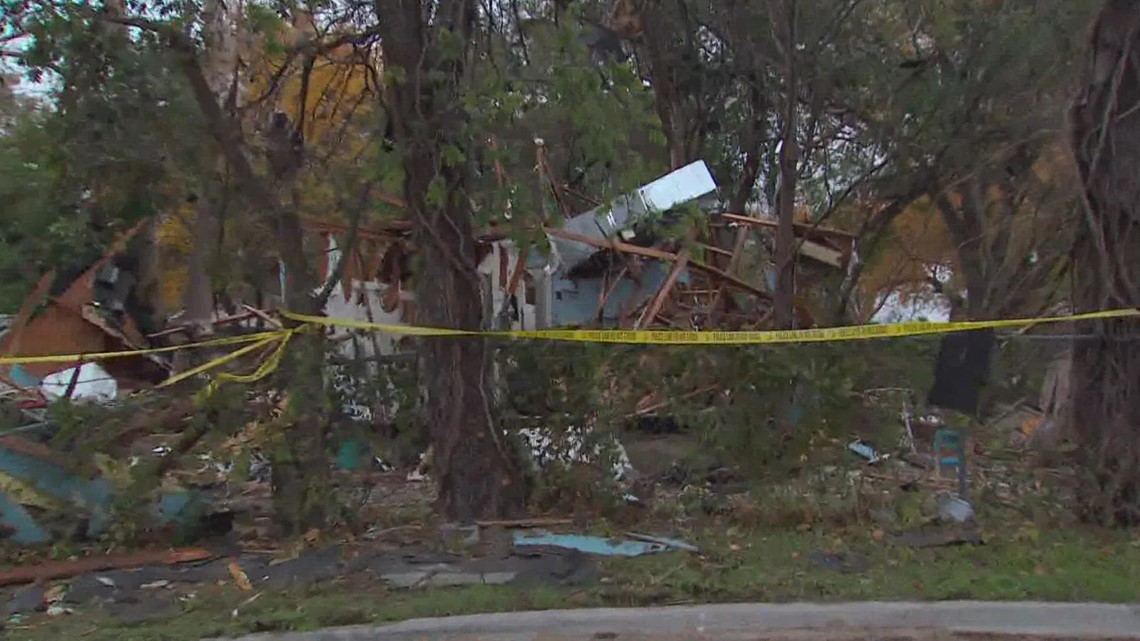 Man critically injured in Tarrant County house explosion; investigation ...