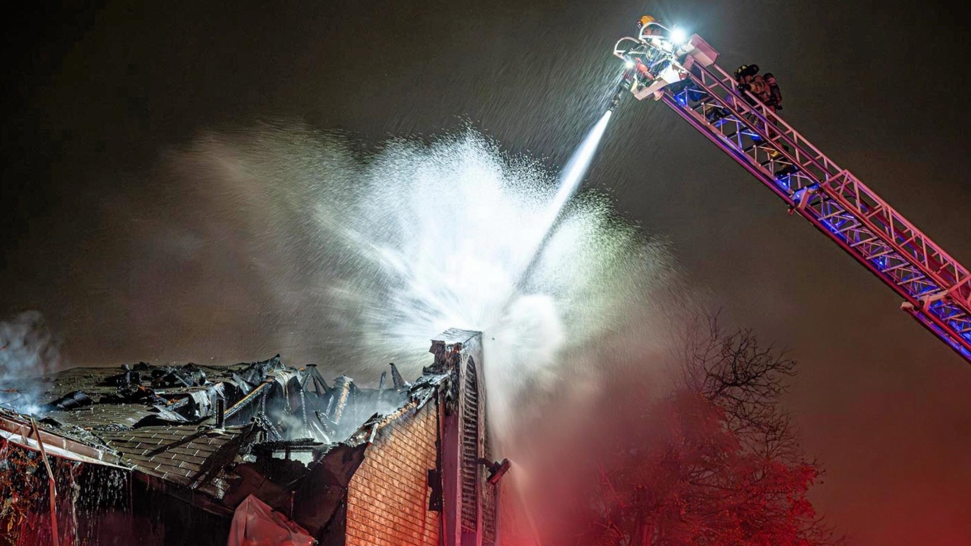 Firefighter injured, families displaced in Fort Worth apartment fire ...