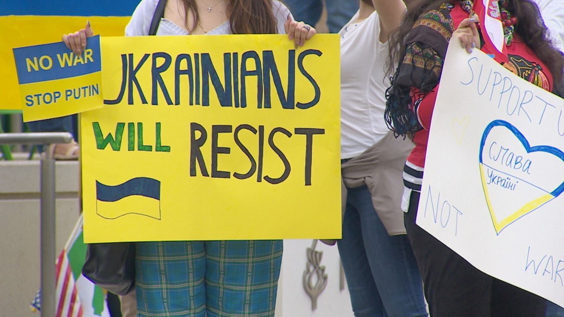 Ukrainian man helping refugees get to safety - Vimarsana News