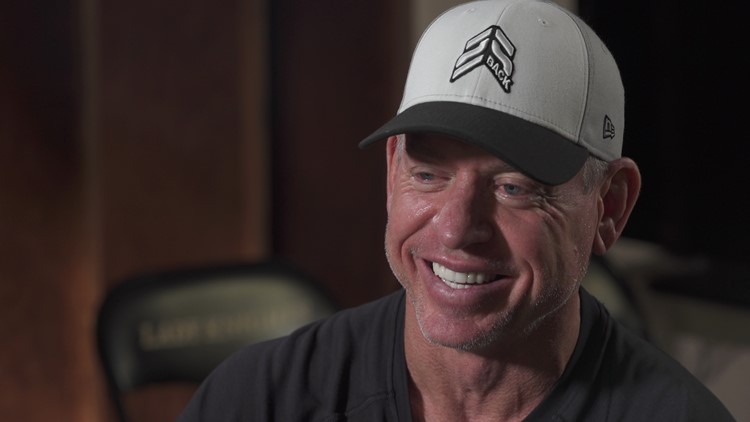 Troy Aikman makes it clear he'd love to have been calling Cowboys-49ers today