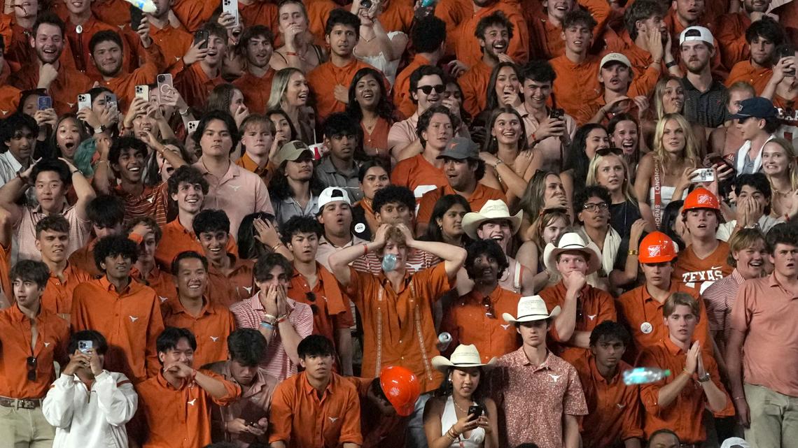 Texas Longhorns water bottle throwing incident: Investigation leads to ...