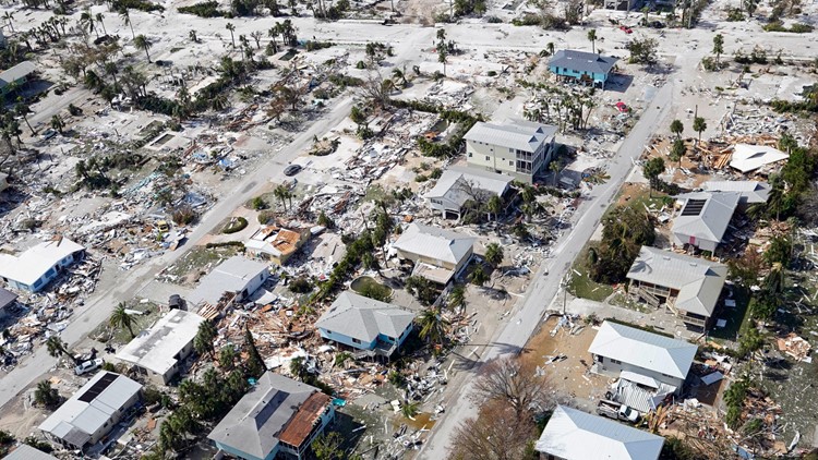 WFAA reporter and former Florida resident Sydney Persing shares open letter after devastation of Hurricane Ian