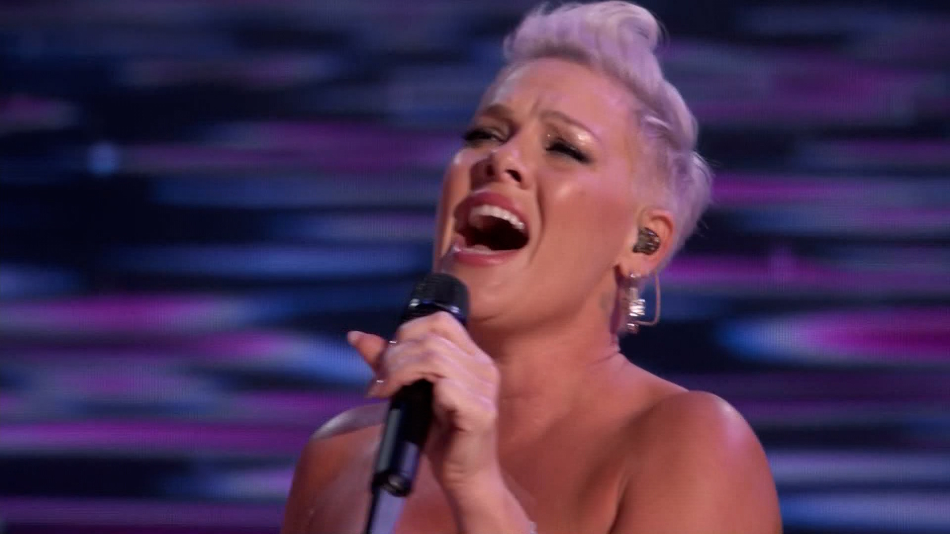 Pink full performance at 2024 DNC (Aug. 21, 2024)