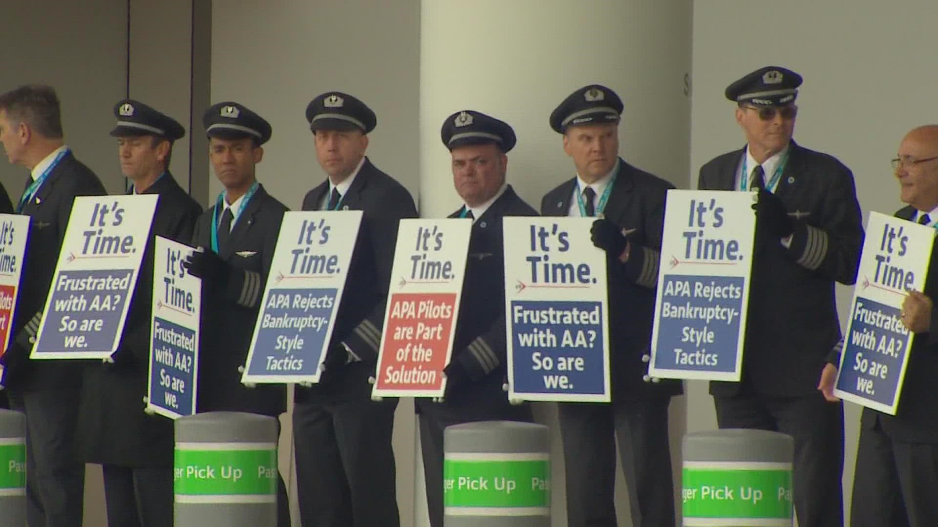 Pilots at DFW are planning to picket Thursday in support of the Allied Pilots Association's negotiating committee and because of current contract negotiations.