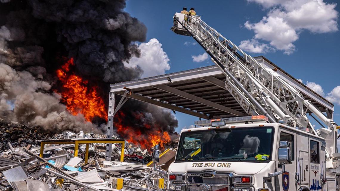 Fire at Fort Worth scrap yard | wfaa.com
