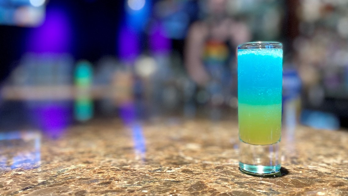 Dallas bar serves 'F*** Putin' shots in support of Ukraine - Vimarsana News