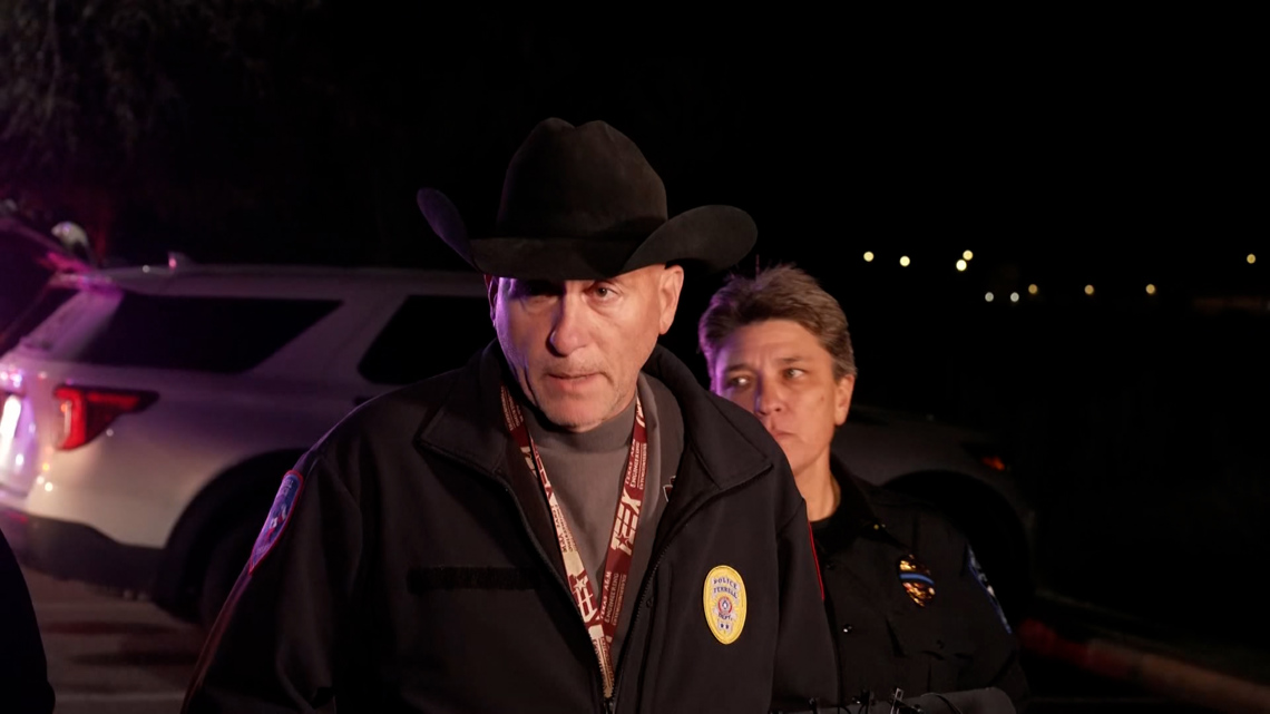Texas police officer killed during traffic stop: Monday morning presser ...