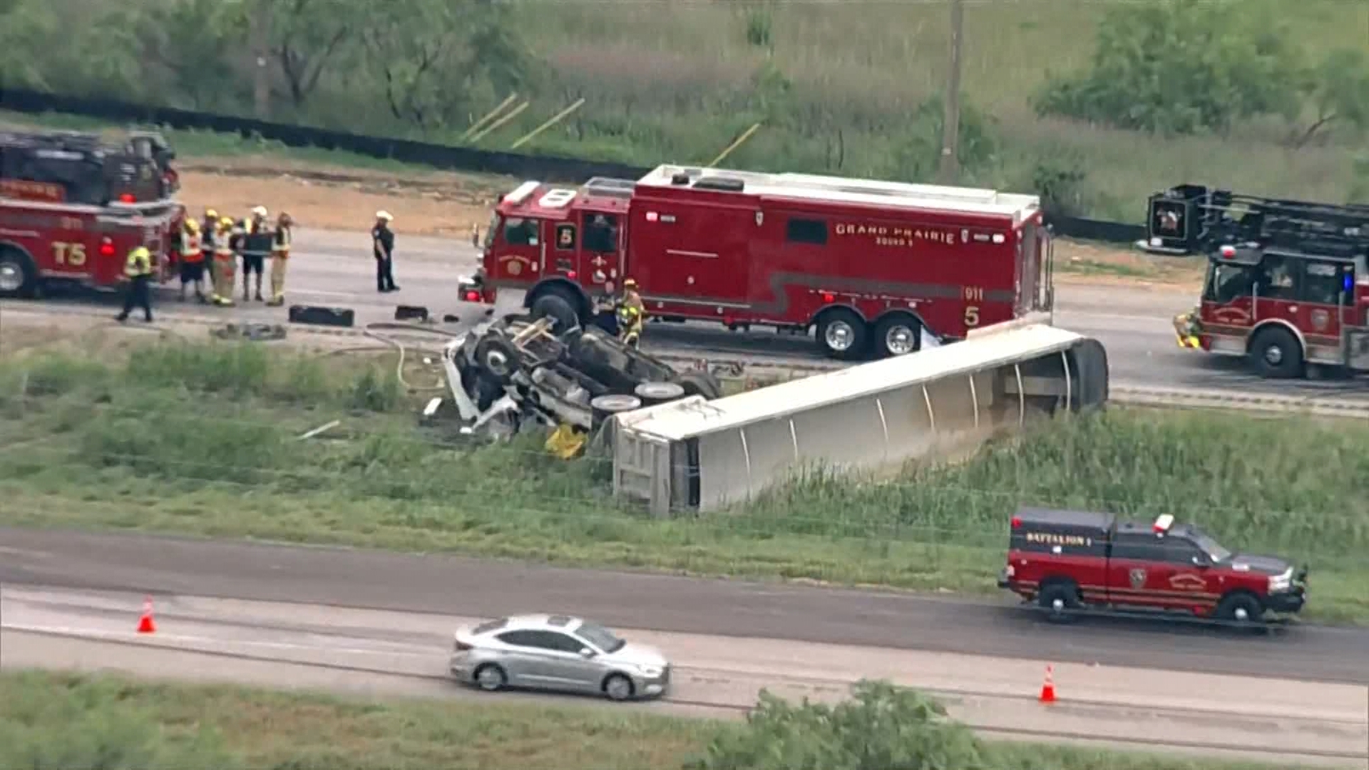Fatal crash shuts down northbound lanes on US 287 | wfaa.com