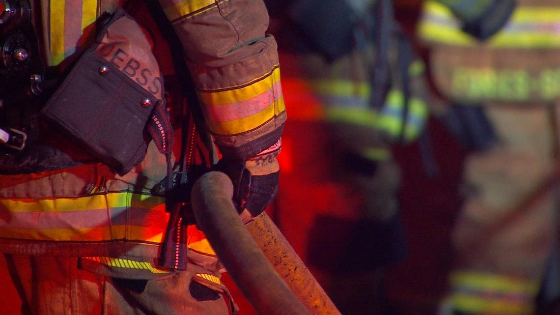One person dead after house fire in North Dallas, fire crews say | wfaa.com