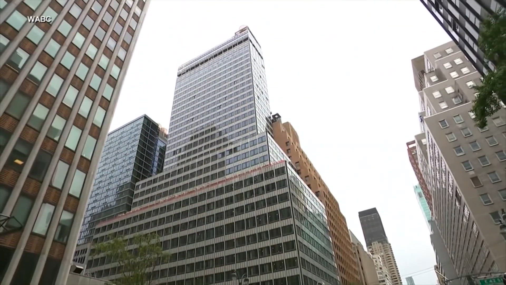 NYC crews work to stabilize high-rise building | wfaa.com