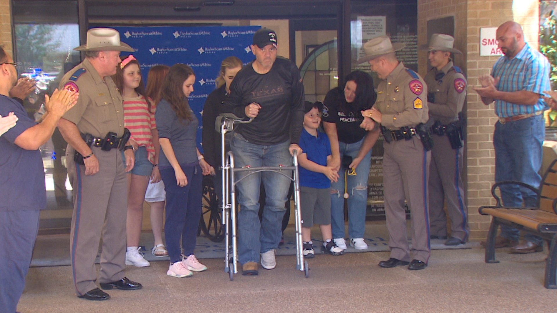 Physical therapists who worked with DPS Trooper Curtis Putz say they’ve never seen someone with such determination to get home to his family and get back to work.