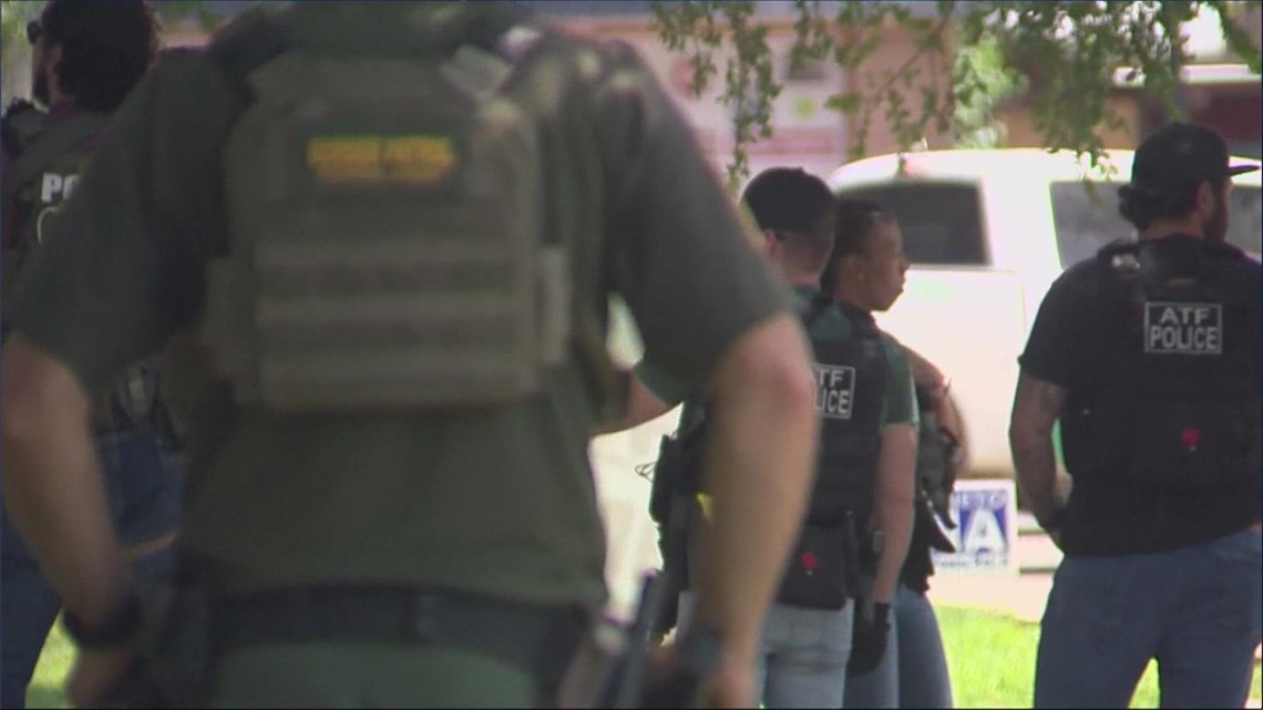 Uvalde shooting Reignites Debate Over Arming Teachers - Vimarsana News