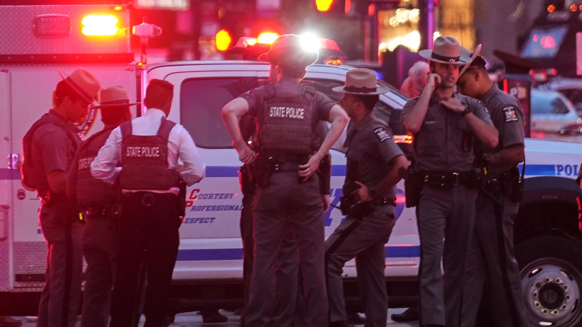 4 dead, including NYPD officer, after shooting at New York office ...