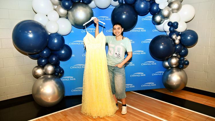 North Texas teens can get free prom dresses with this annual drive |  wfaa.com