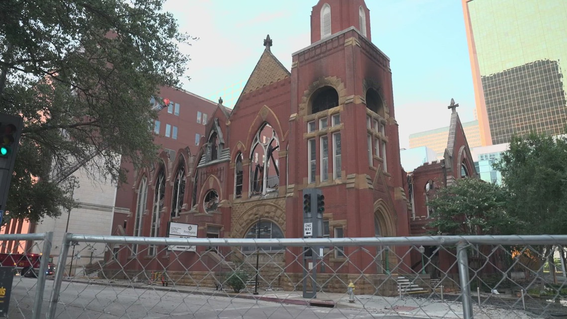 First Baptist Dallas Pastor delivers message after fire | wfaa.com