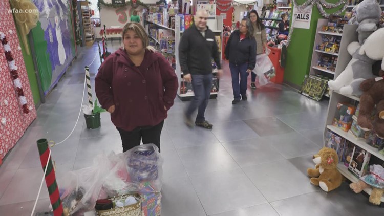 'I feel blessed and thankful': Mother of five goes on Santa's Helpers shopping spree