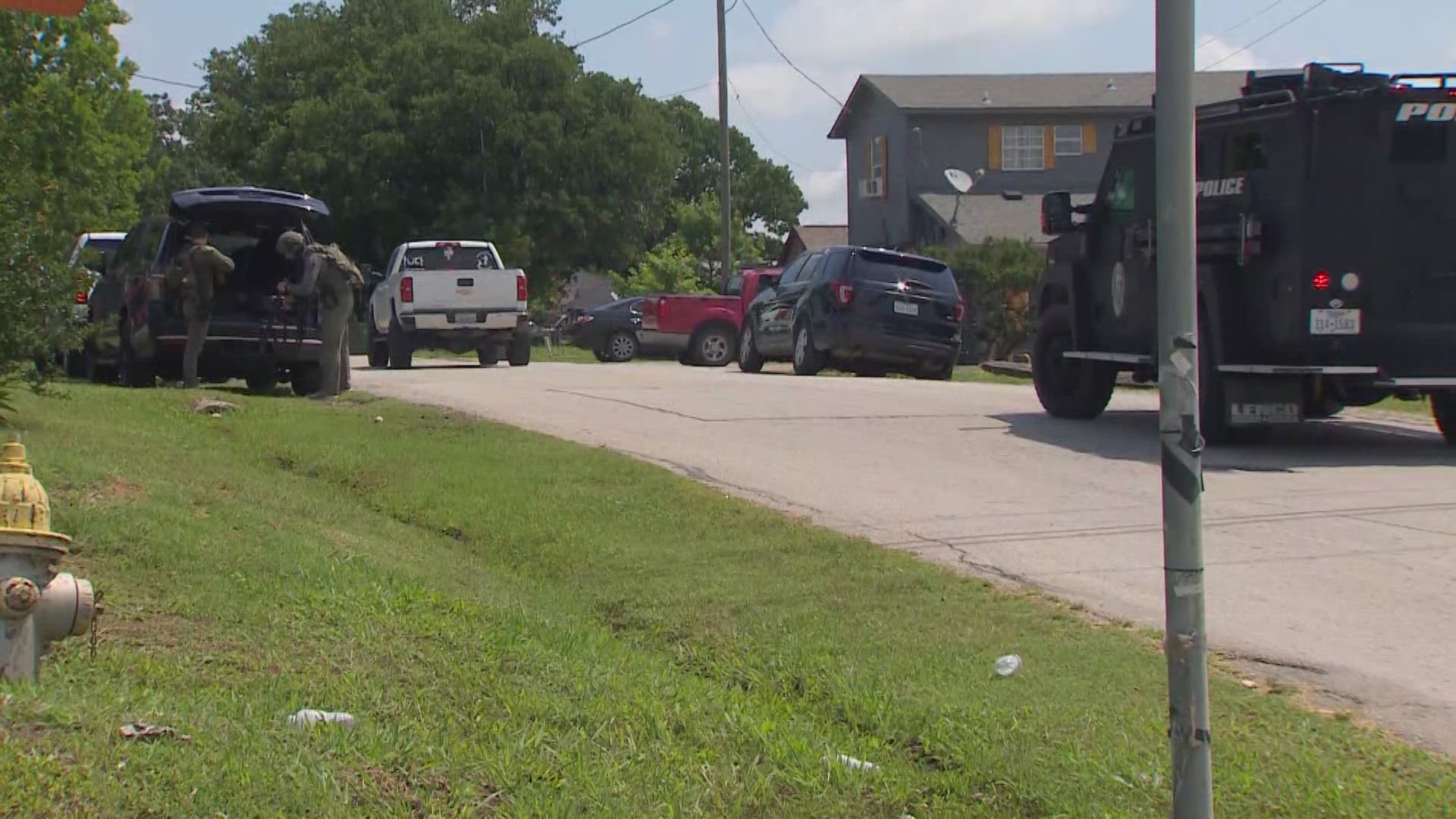 A little after 11 a.m. Monday, officers arrived at the scene of 301 Modene St. in Seagoville, which is in southeastern Dallas County.