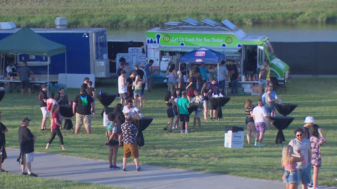 Thousands gather at Panther Island Pavilion for concert - Vimarsana News