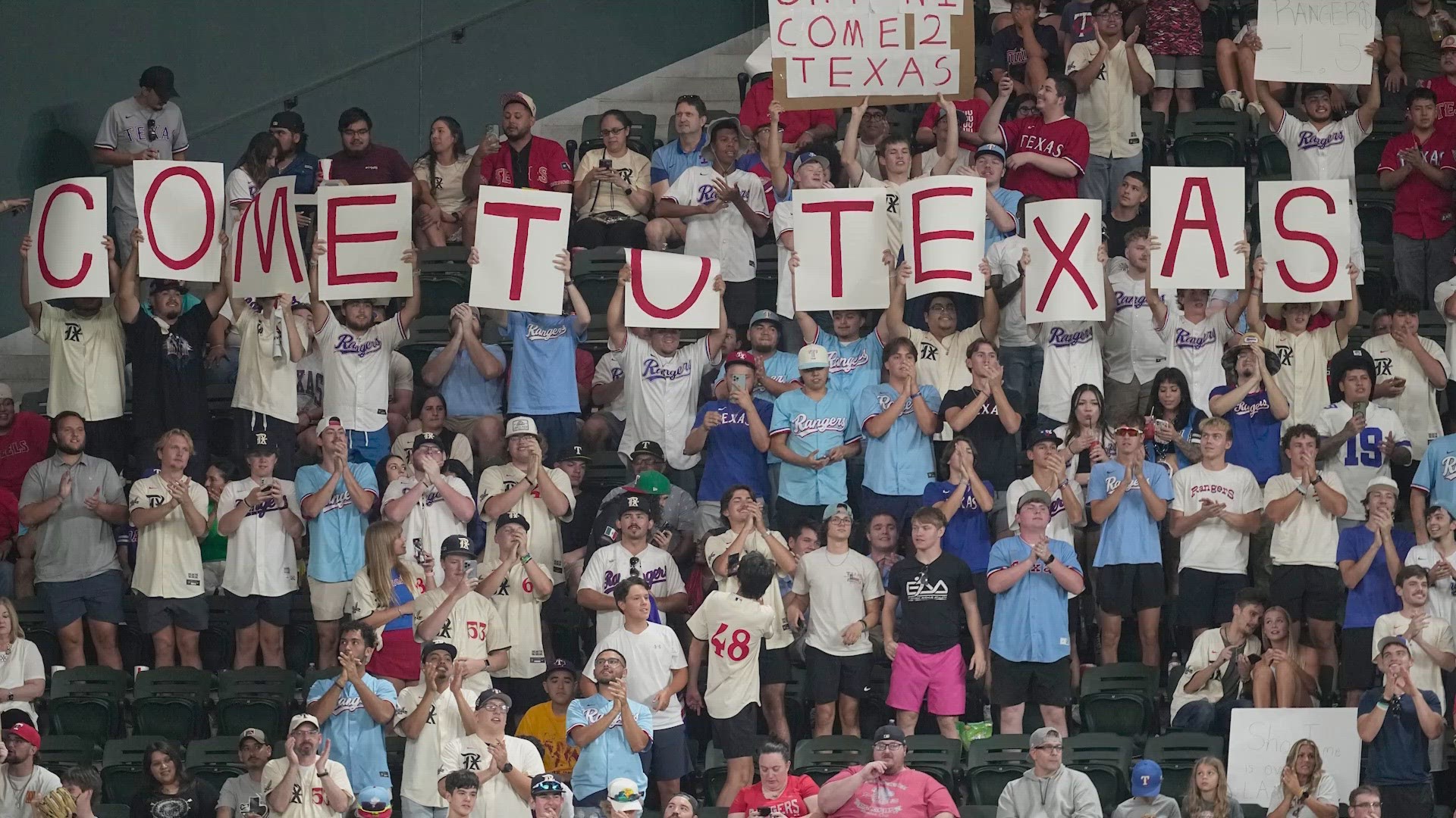 Texas Rangers fans turn centerfield section into rowdy atmosphere
