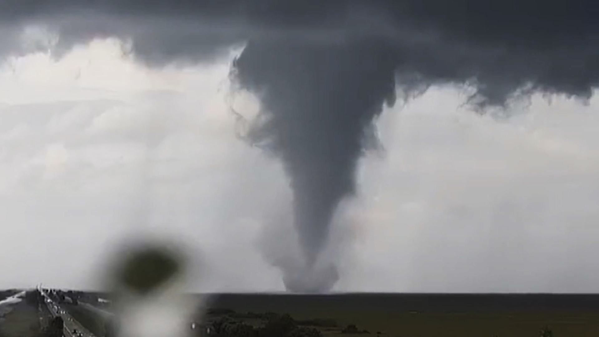 VIDEO: Tornado spotted moving through Florida | wfaa.com