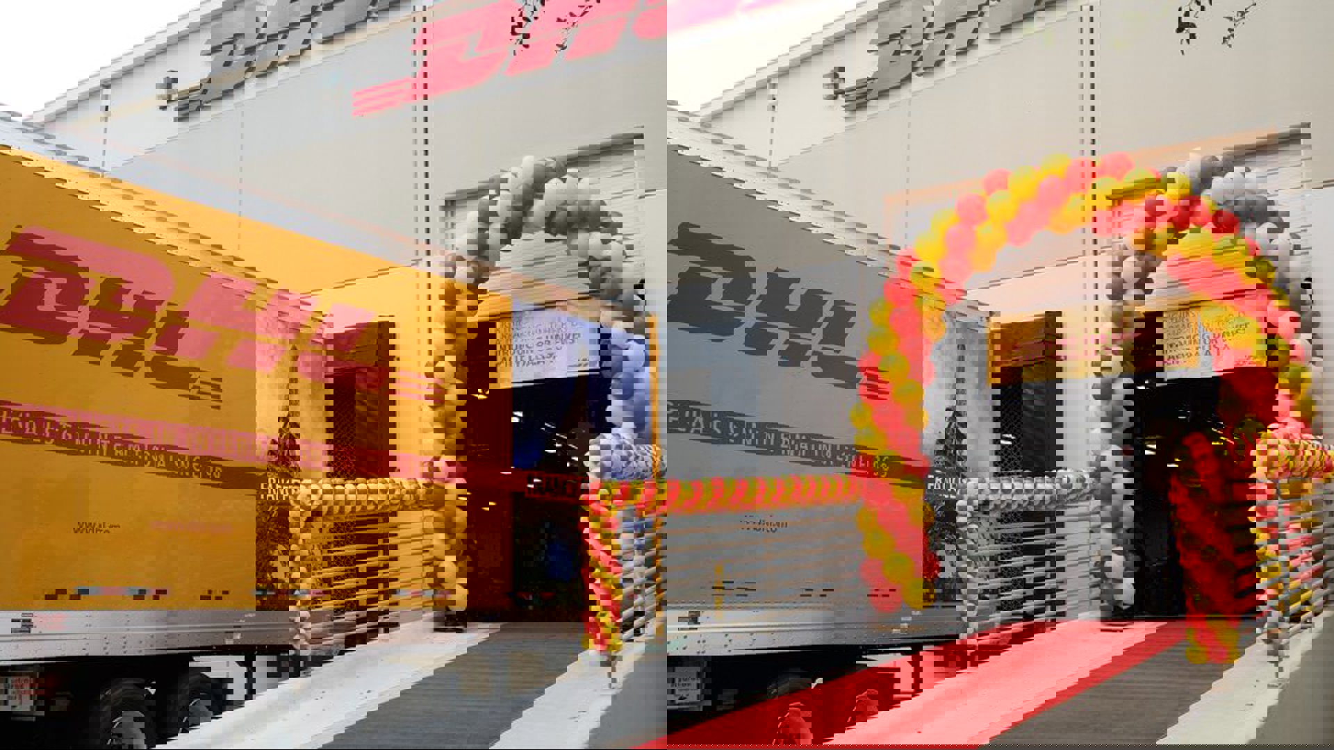 Dhl ростов. Dhl в узбекистане. Dhl ростов. Ворошиловский проспект 89/90. Dhl реклама.