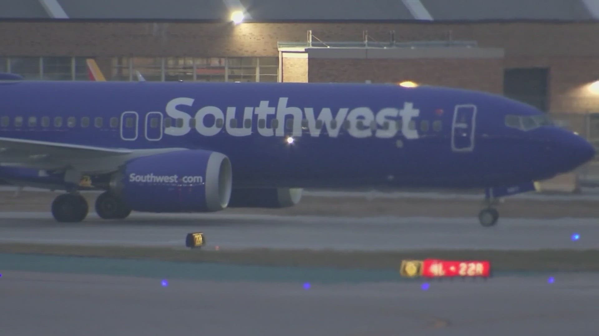 Southwest airlines cancels 426 flights delayed 2 689 more before 2023 Christmas holiday