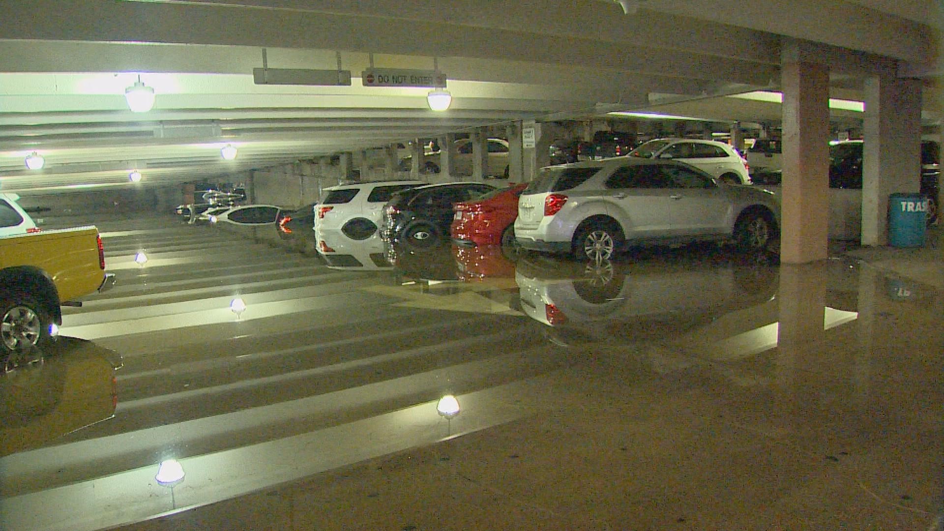 Flooding leaves vehicles underwater at Dallas Love Field parking garage