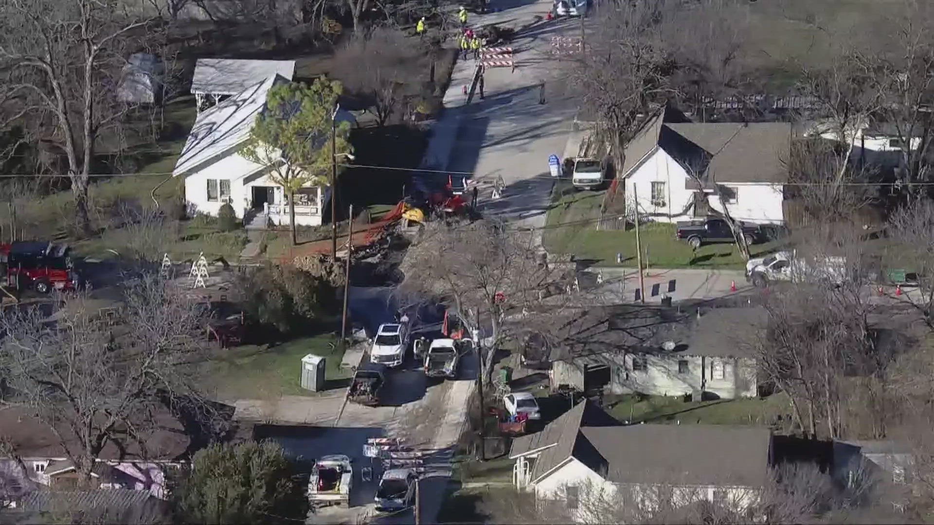 Oncor has shut off power to a neighborhood in McKinney on Thursday. At least 14 homes have been evacuated and crews are working to repair a gas link.