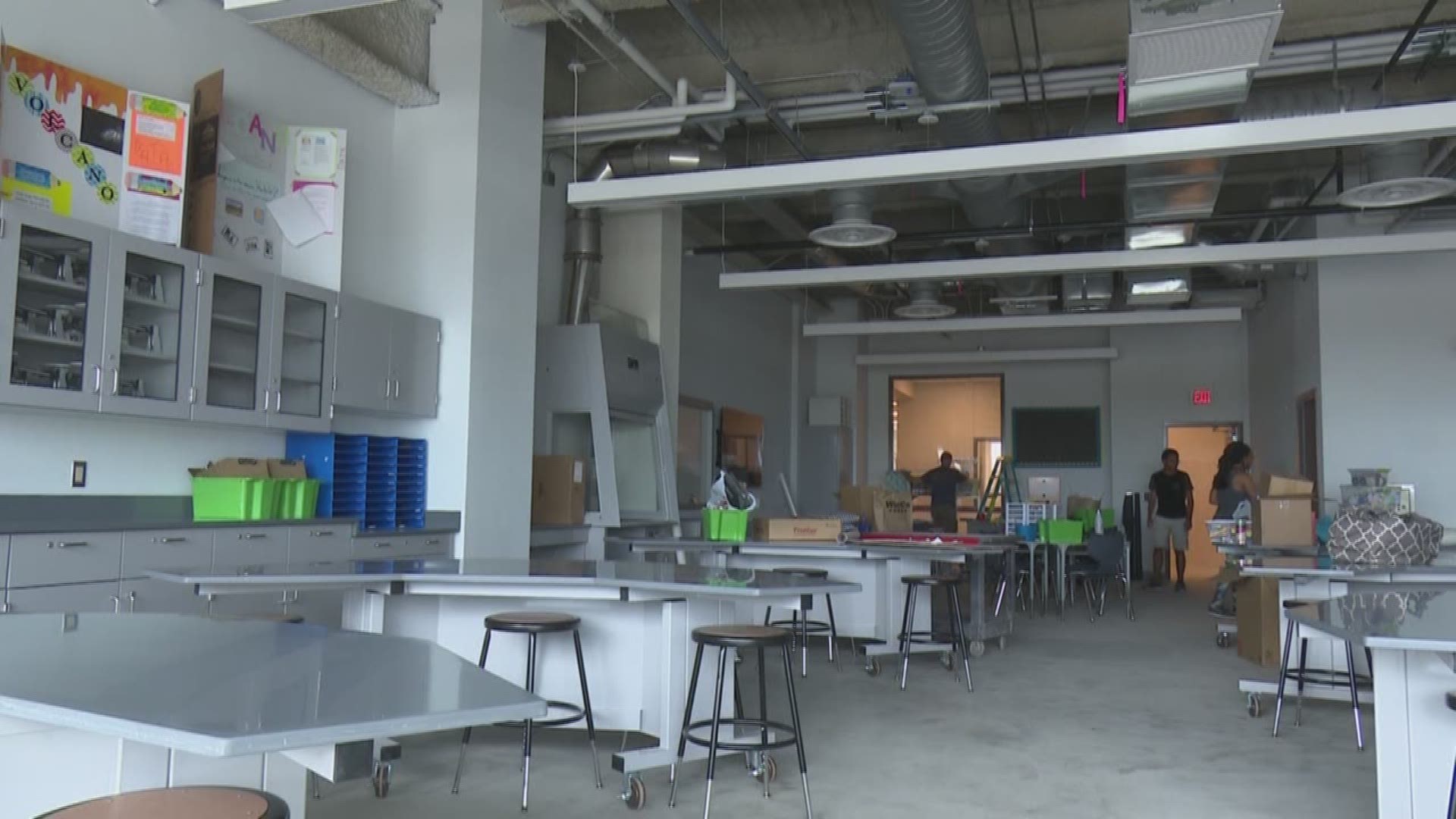 Non-traditional middle school opens in Keller