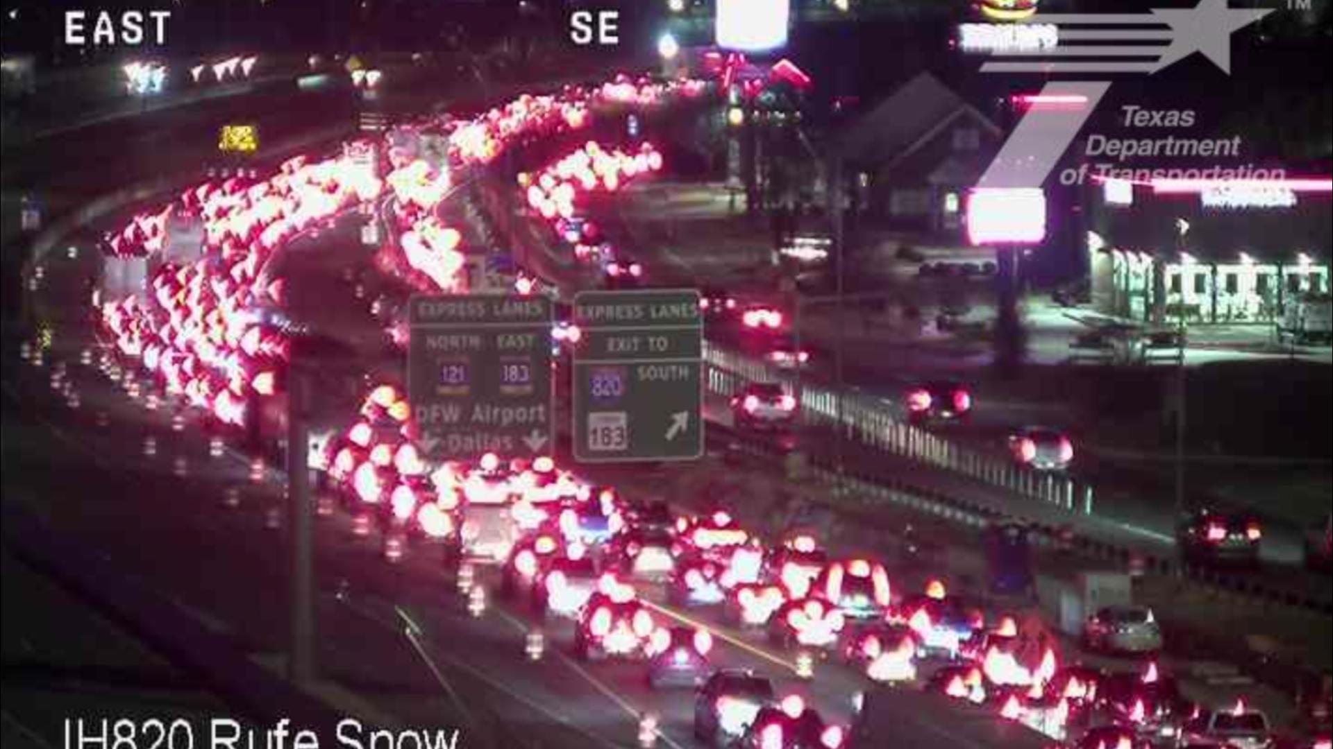 3-vehicle crash closes several lanes of Loop 820 near North Richland ...