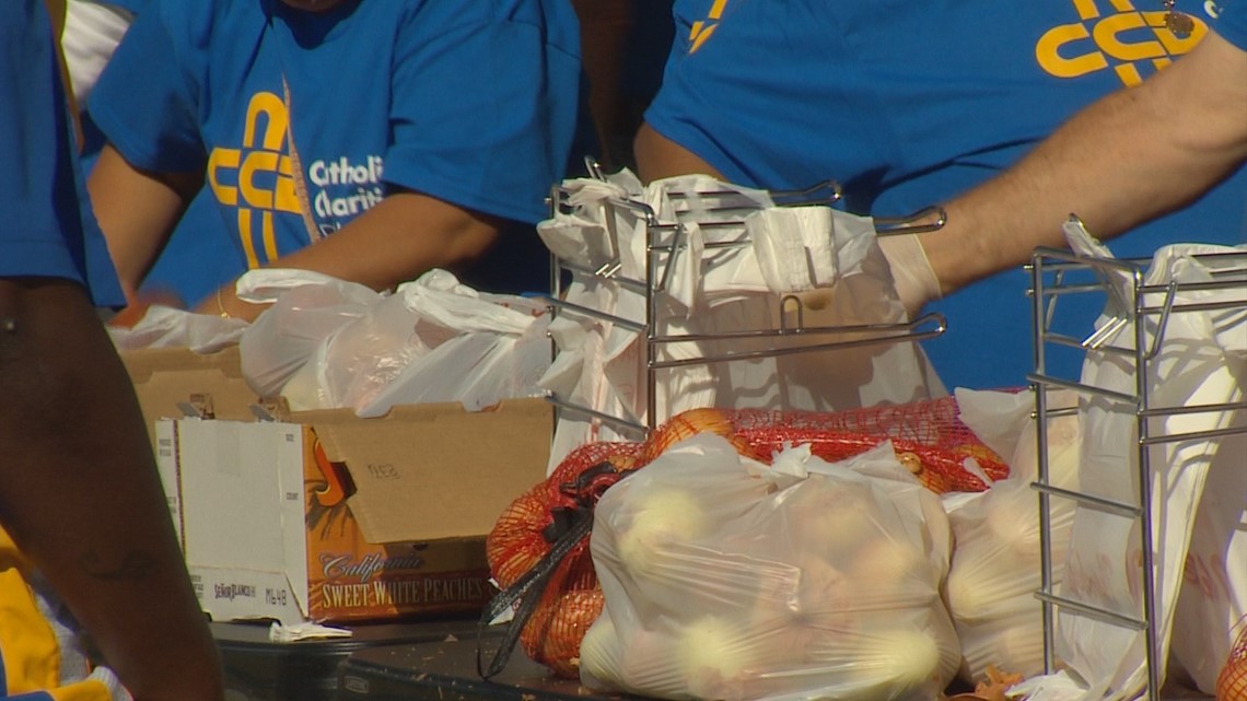 New Mobile Food Pantry Brings Fresh Foods To Some Dallas Food