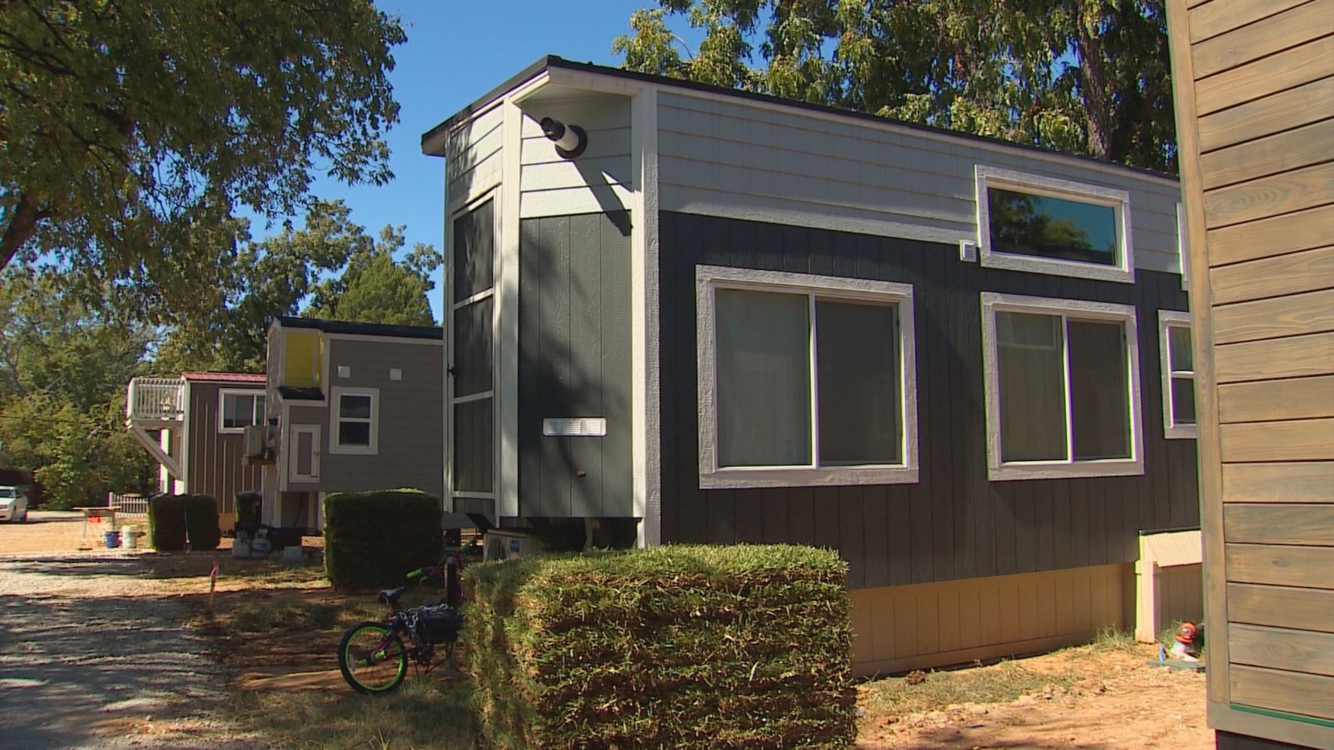 Tiny homes finally on the move to Lake Dallas | wfaa.com