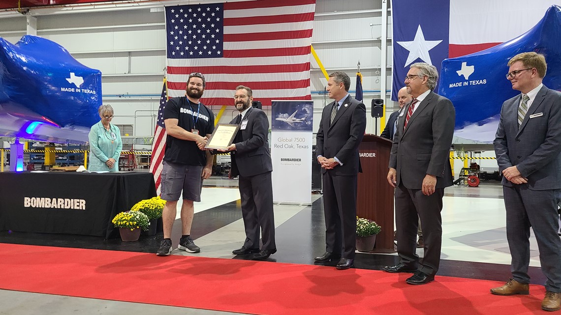 Bombardier apprentice program in Red Oak, TX graduates 1st class