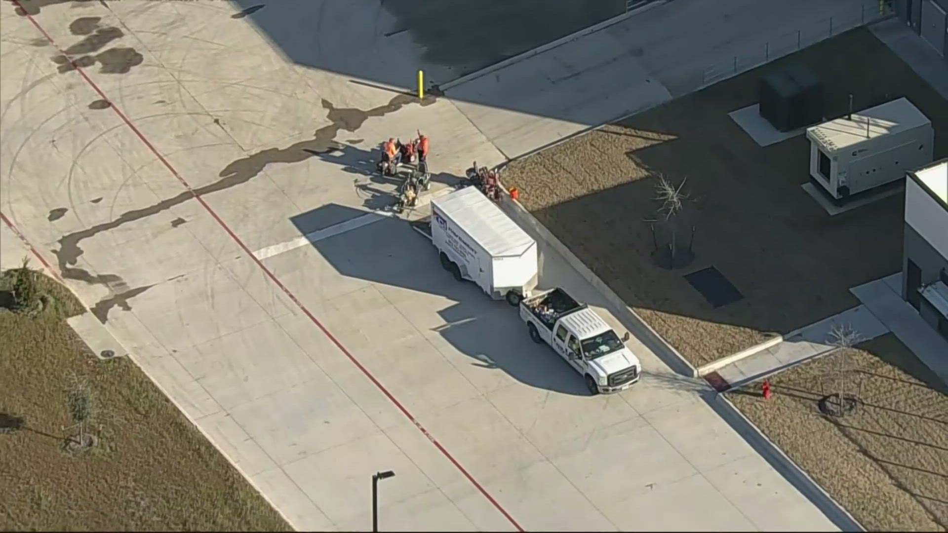 Man dies after 20-foot fall inside Fort Worth industrial building ...