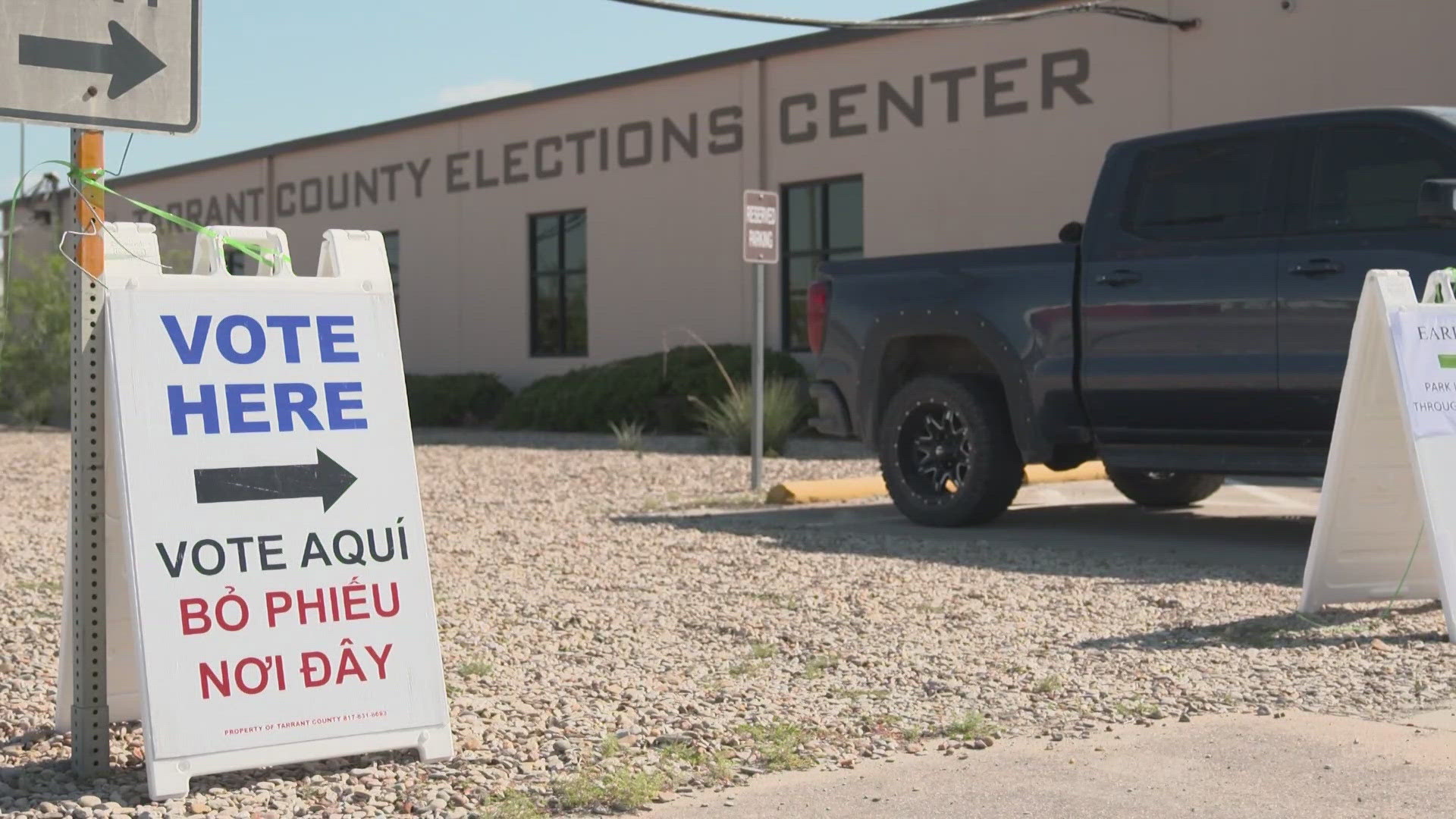 A now-viral video that racked up millions of views on Day One of early voting alleged that machines are “flipping votes” for Donald Trump to votes for Kamala Harris.