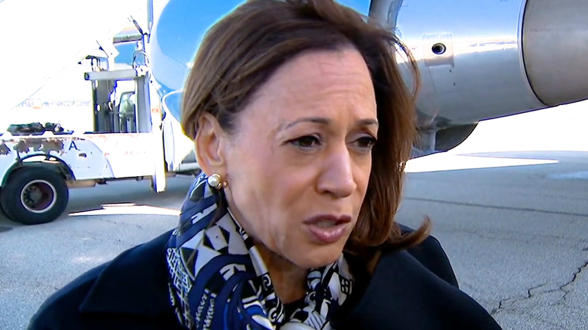 Kamala Harris speaks with reporters on tarmac in Michigan | wfaa.com