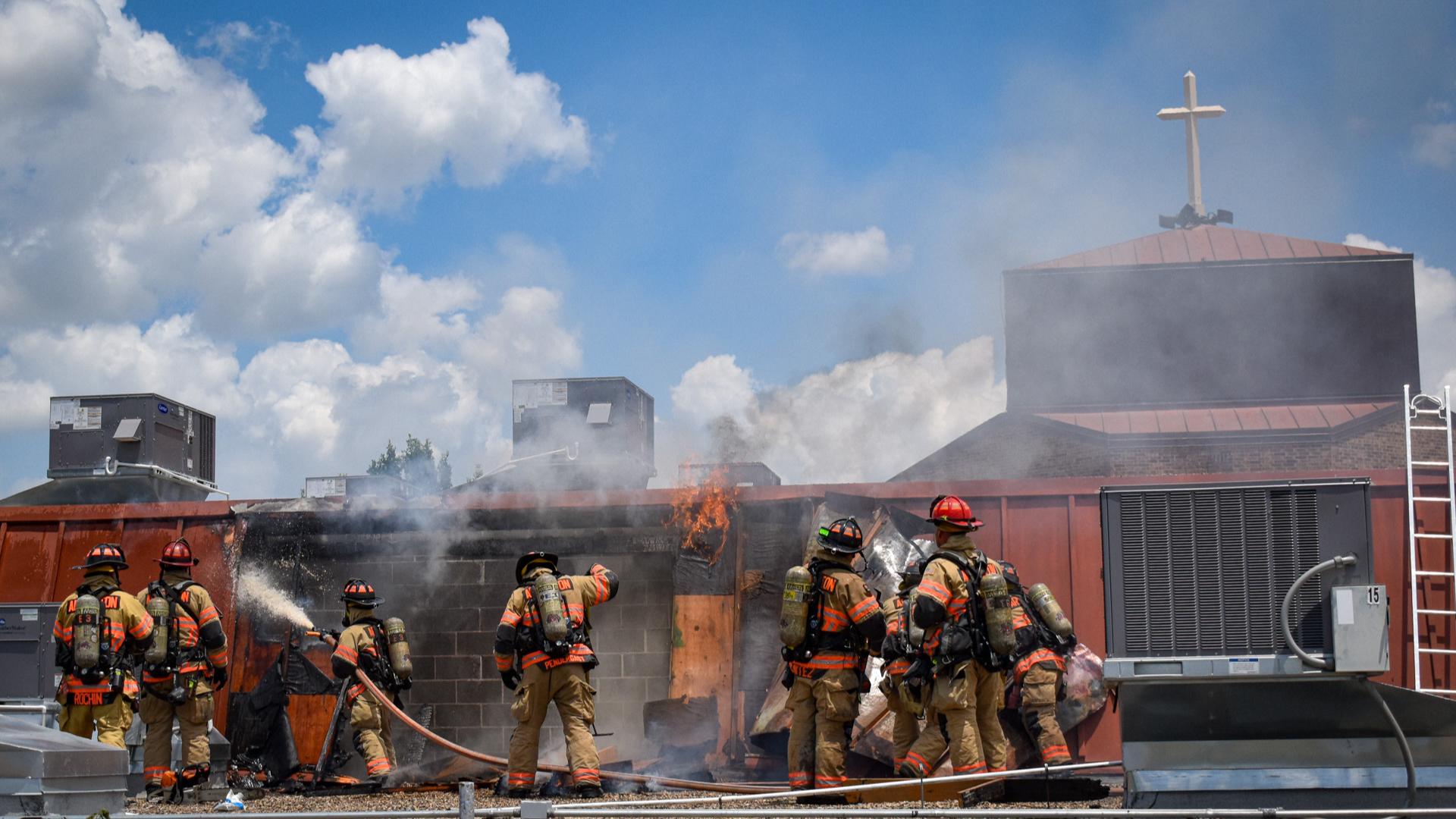 Firefighters respond to 2-alarm fire at a church in Arlington | wfaa.com