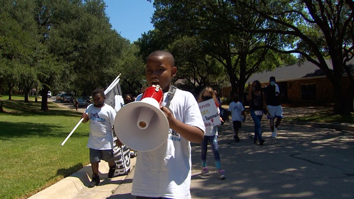 Atatiana Jefferson’s nephew leads calls for justice outside Fort Worth